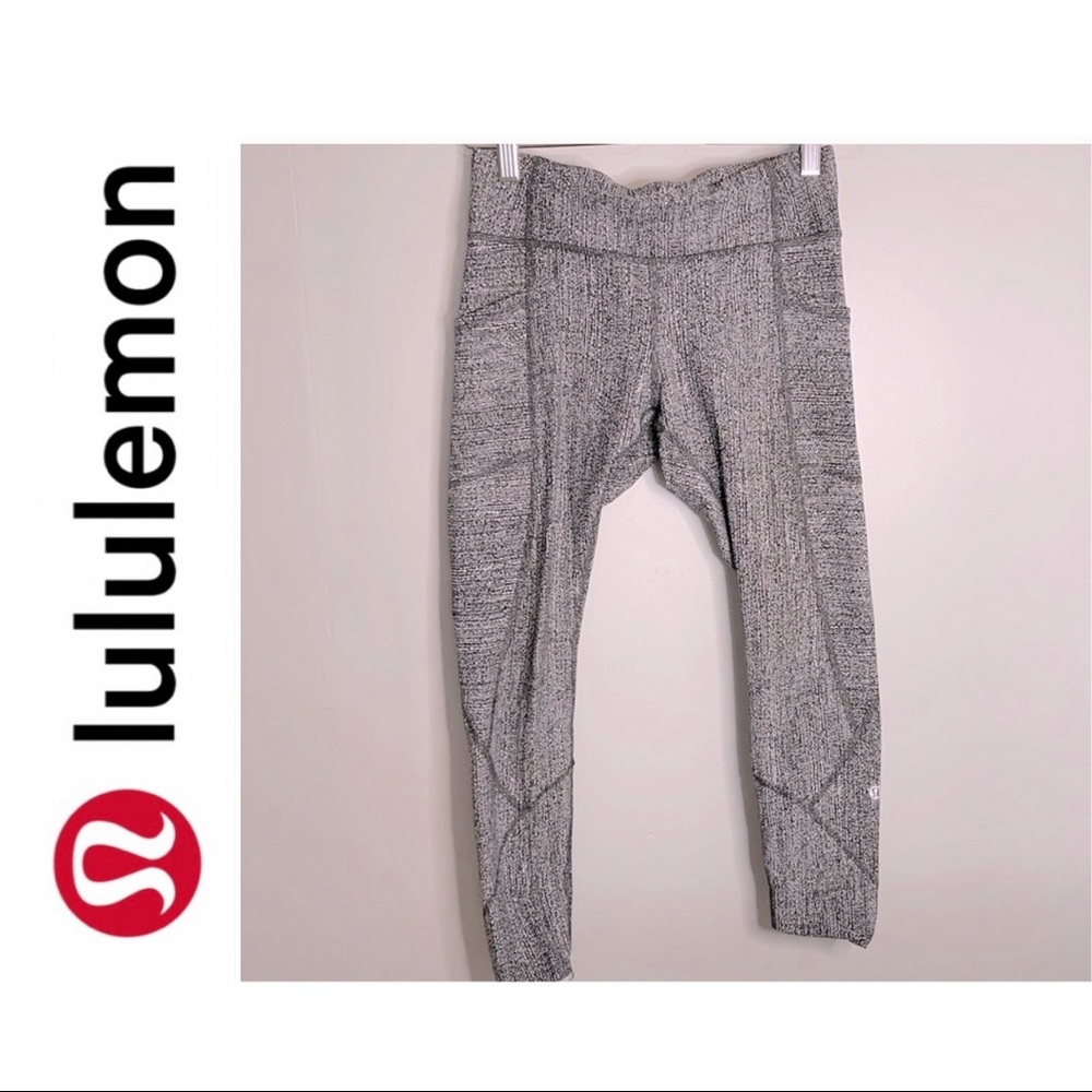 Rare lululemon Black Pattern leggings with Wavy Trim Detail - Picture 4 of 11